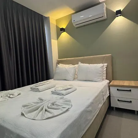 The Brothers Hotel 2*